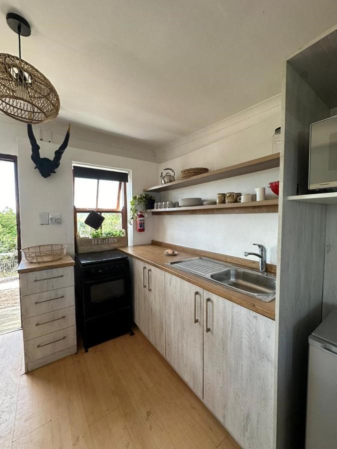 Ostrich Cottage At Les Wings Private Game Farm Groot-Jongensfontein Eksteriør billede