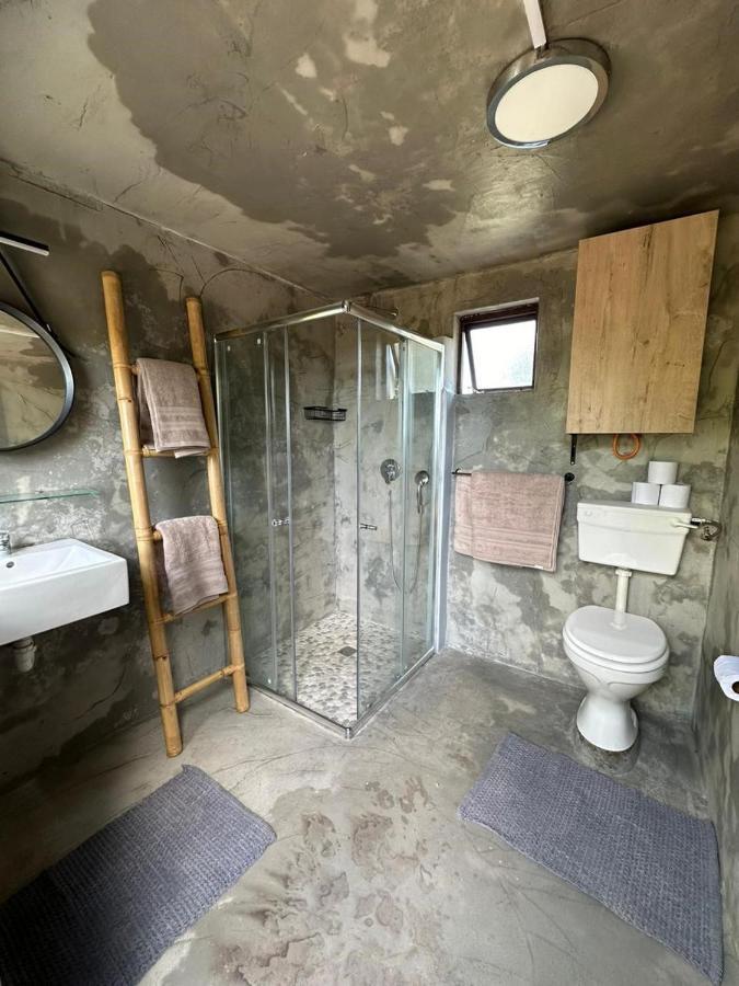 Ostrich Cottage At Les Wings Private Game Farm Groot-Jongensfontein Eksteriør billede
